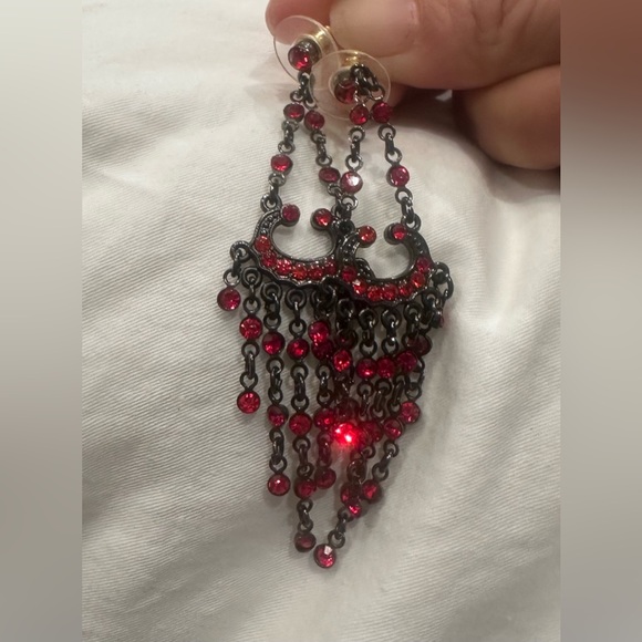 Festive Red Earrings 🎄🎅♥️ - Picture 3 of 5